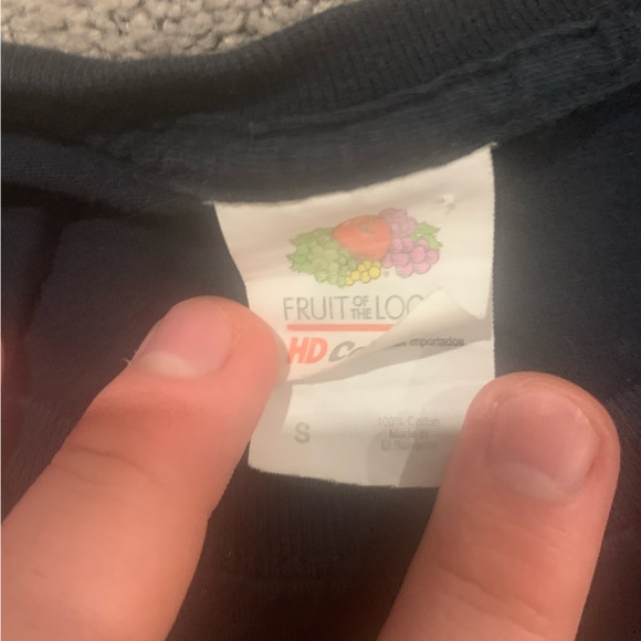 Fruit of loom shirt - Picture 2 of 2